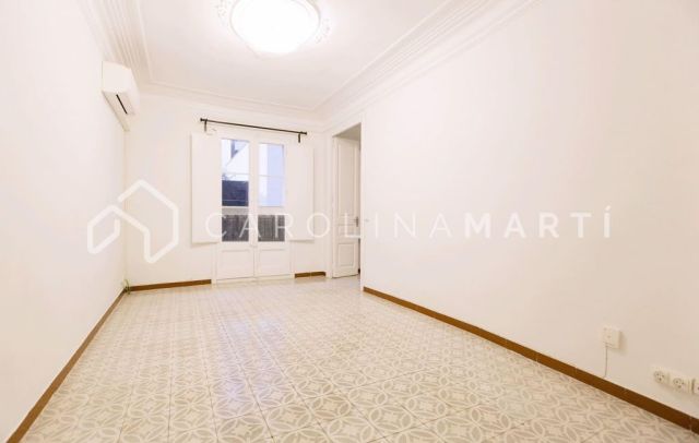 Apartment with balcony for sale in Galvany, Barcelona