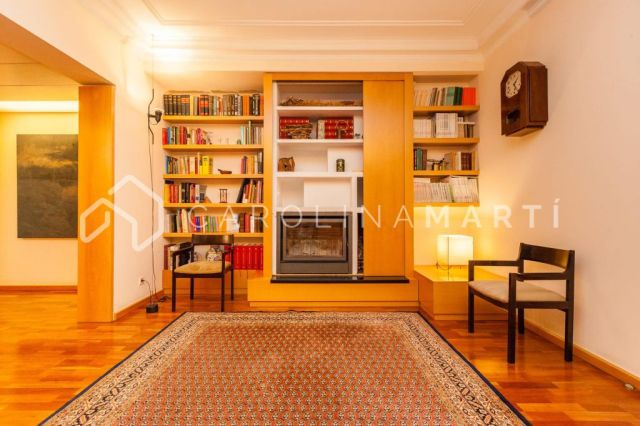 Office of 330 m2, well located for rent in Galvany, Barcelona