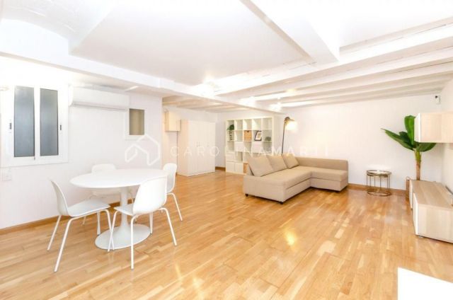 Renovated apartment for sale in l'Antiga Esquerra de l'Eixample, Barcelona