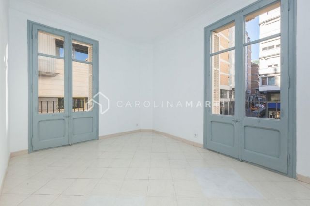 Newly renovated apartment for rent in Via Augusta - Galvany