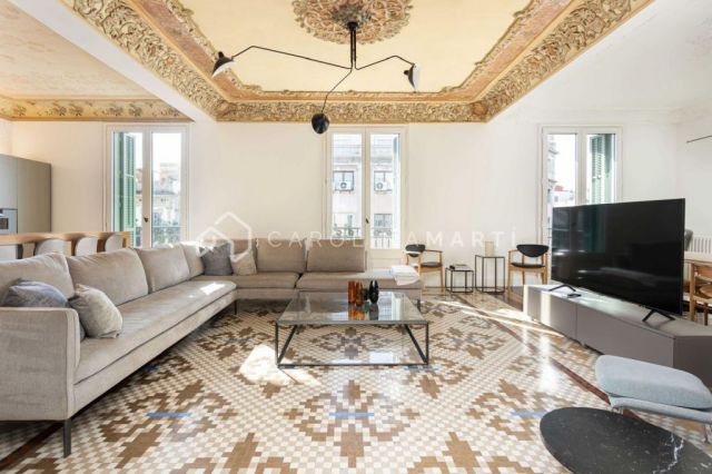 Restored apartment on Calle Girona