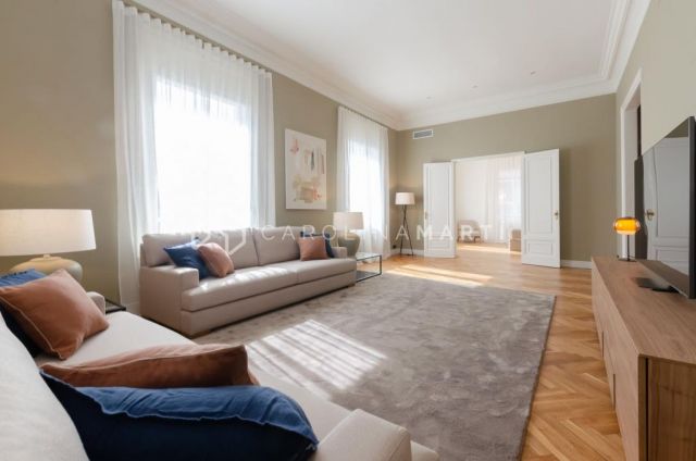 Renovated luxury apartment for sale in Turó Park, Barcelona