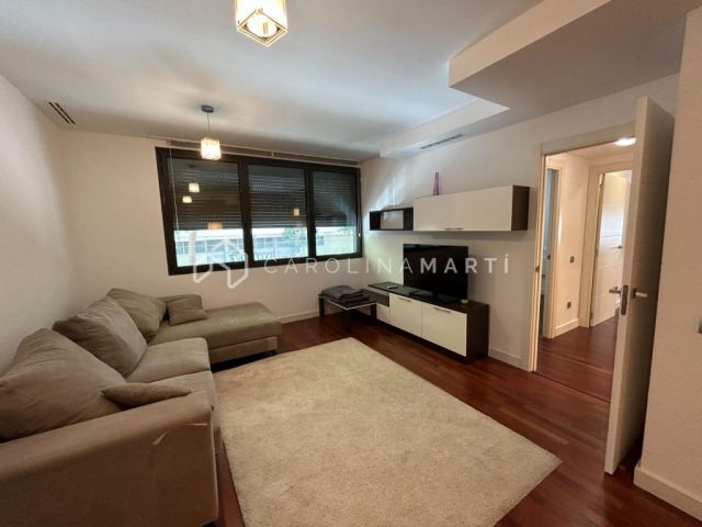 Exterior apartment in Aribau with pool — Bright, southwest-facing, and unbeatable location