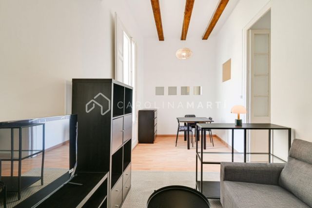 Renovated apartment for rent in Còrsega, next to Passeig Sant Joan – Furnished and ready to move in