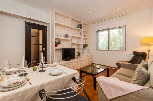 Apartment for Rent on Av. República Argentina – 4 Bedrooms, Furnished and Renovated