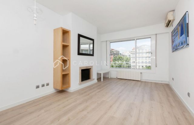 Apartment for rent in Galvany – 80m², 2 bedrooms and an office on Calle Avenir