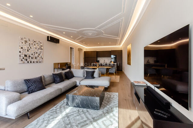 Apartment for sale with sea views on Passeig de Colom