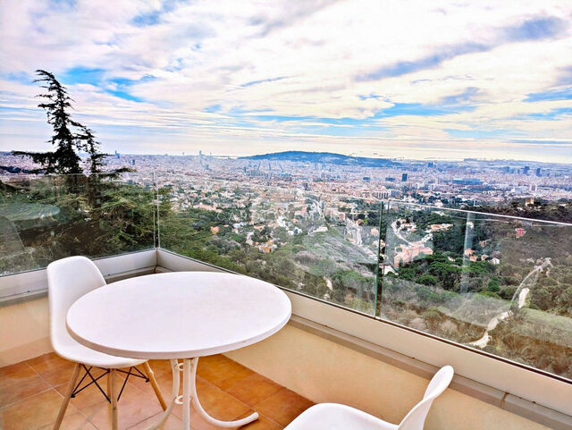 Apartment for rent with terrace on calle de les Alberes