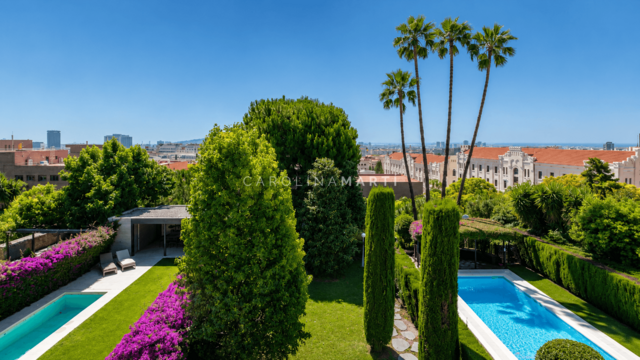 Exclusive villa with a private garden and panoramic views in Pedralbes