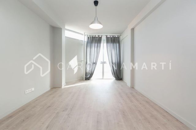 Piso con conserje y ascensor en venta en Galvany, Barcelona