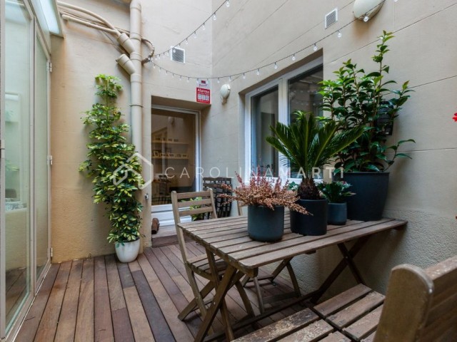 Apartment for Sale with Terrace in Plaza Molina – Renovated and Bright