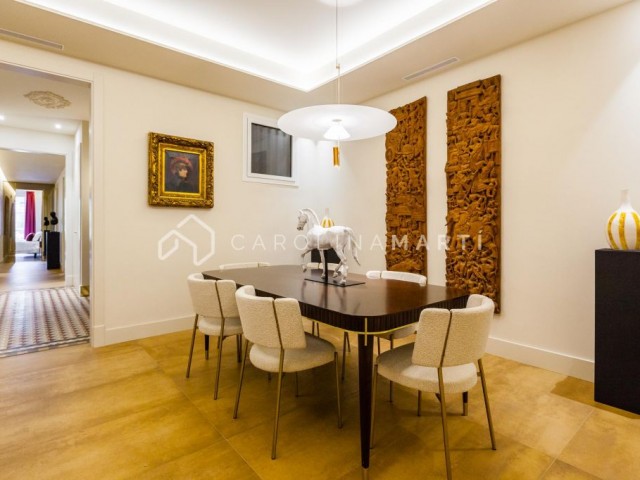 Renovated luxury apartment for sale in Enrique Granados – Eixample, Barcelona